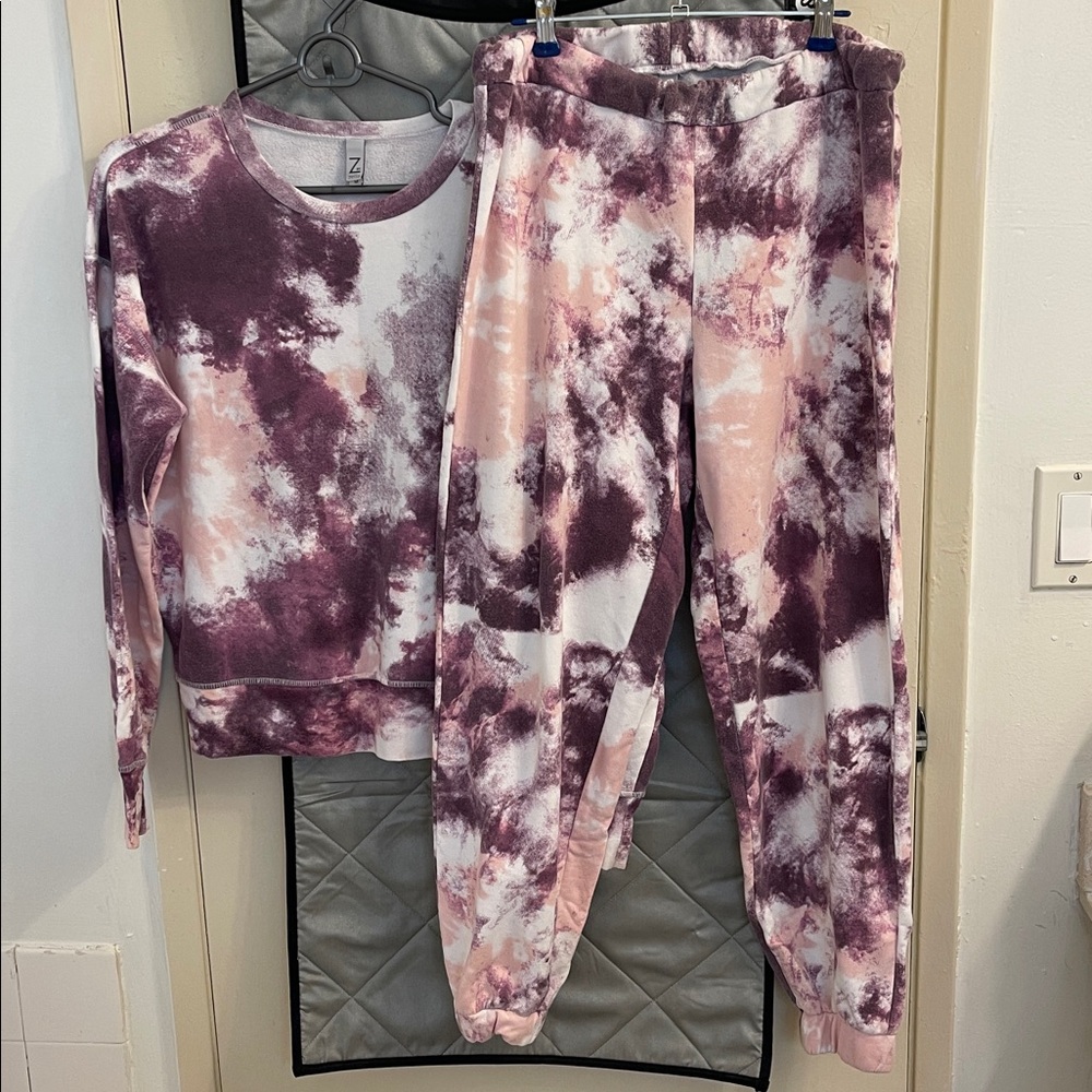 Z by Zella Purple and White Tie-Dye Sweatshirt and Sweatpants